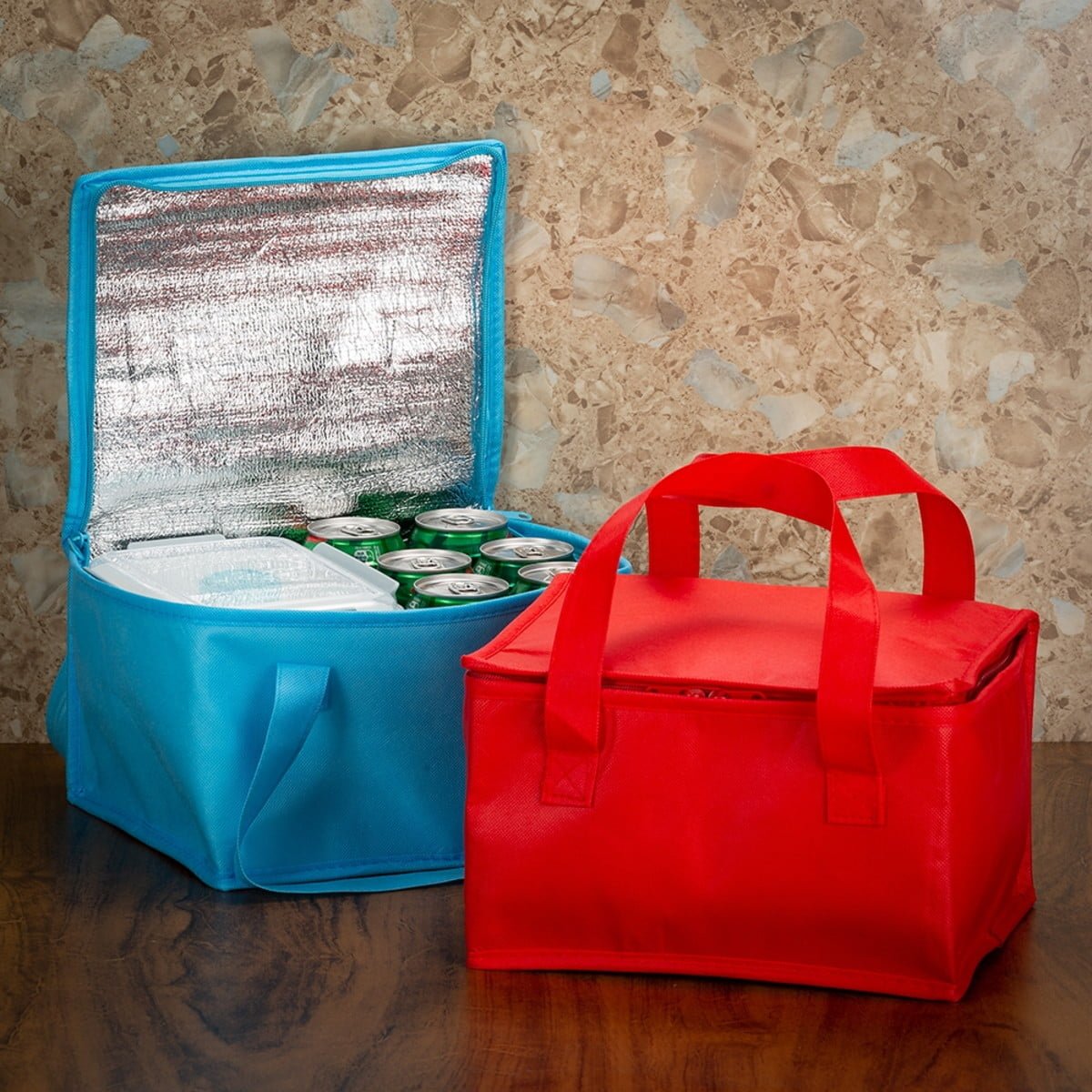 Na Falconi Brindes você encontra Bolsa Térmica Personalizada Para Brindes e diversas opções promocionais de brindes personalizados.